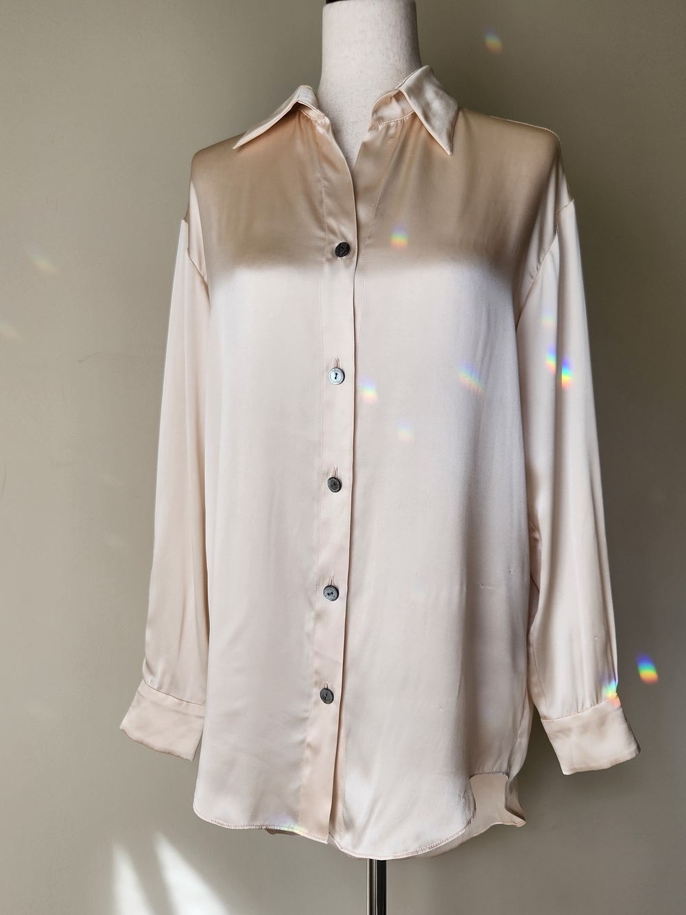 Maison de Papillon 100% Silk Satin Blouse Button Up Champagne Cream XS Lounge